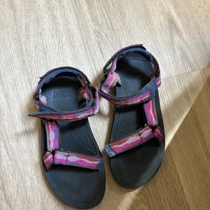 Teva Hurricane XLT 2 Sport Sandal, Purple Pink, 4 US Unisex Kids FITS WOMEN 6